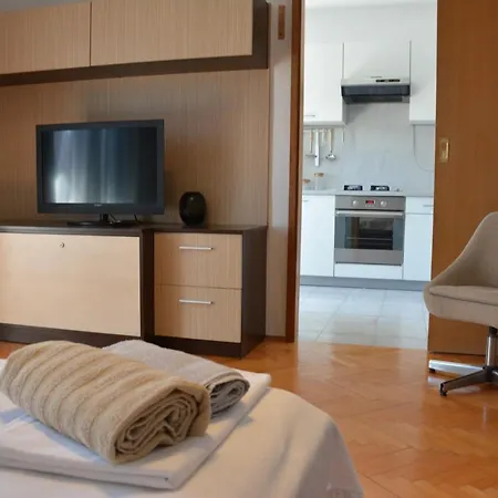 Rusendic * マカルスカ